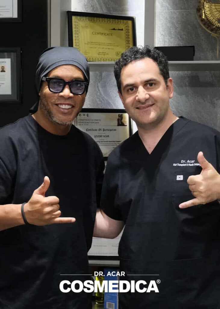 Ronaldinho at Cosmedica — photo 1